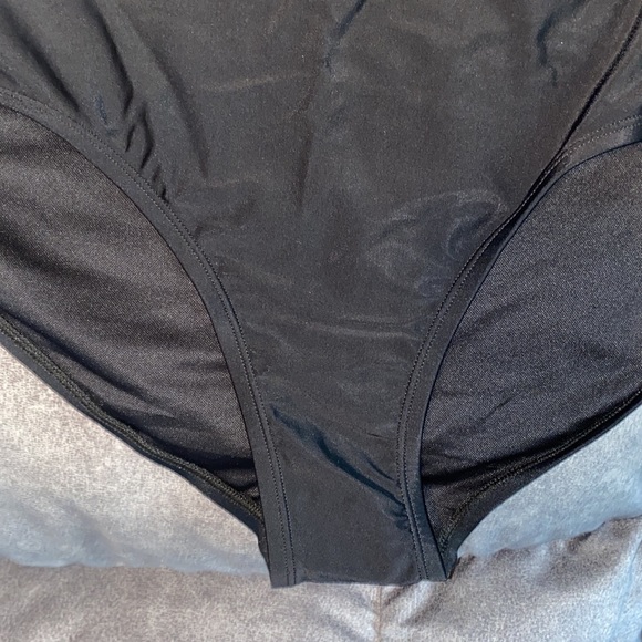 🌻 High Waist Ruched Brief Swim Black Bottom 🛍 Size 2X 🌸 NEW - Picture 3 of 6